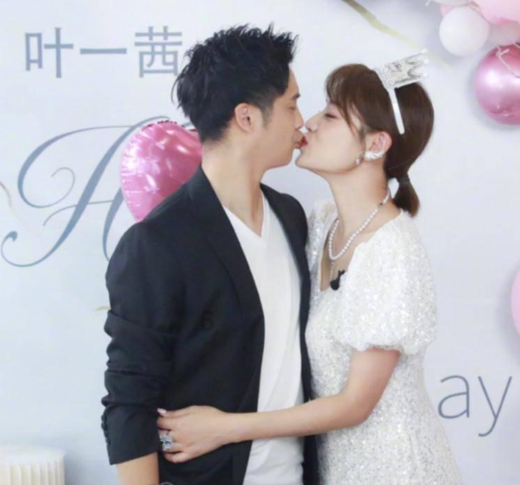 家装用“壁纸”好还是用“乳胶漆”好呢？游戏画面